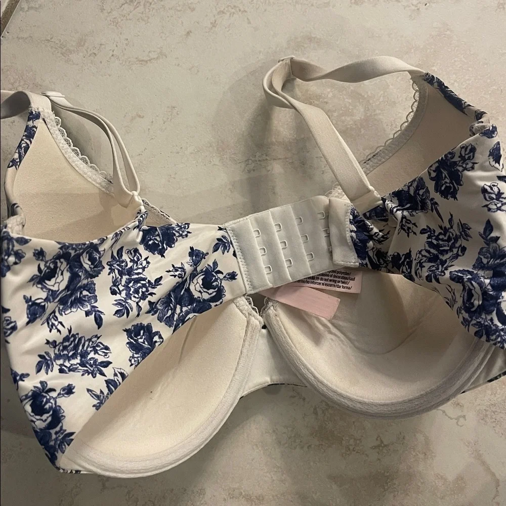 Victoria's Secret Lined Perfect Coverage bra with a blue white floral